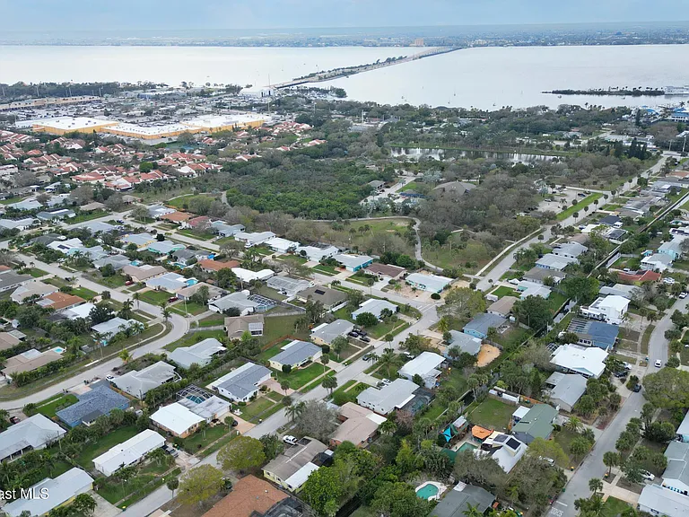 1202 Yacht Club Blvd — Photo 35