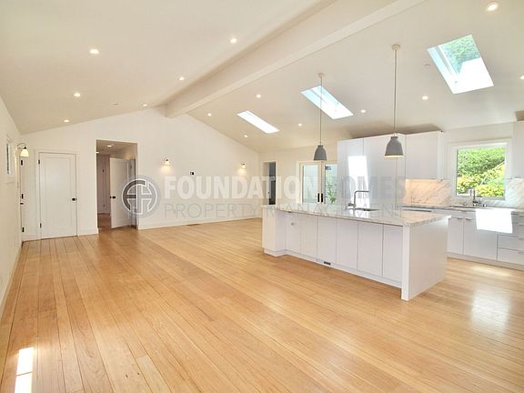 3rd image of 107 Bretano Way