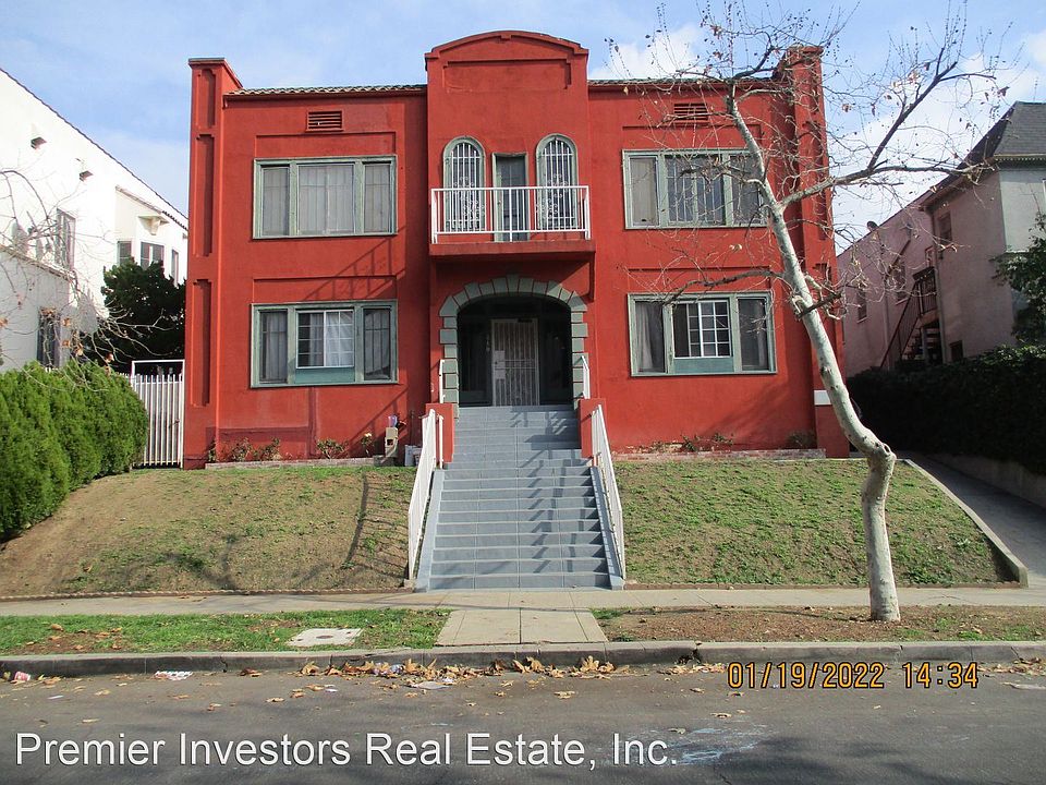 1st image of 210 N Kenmore Ave #10825455