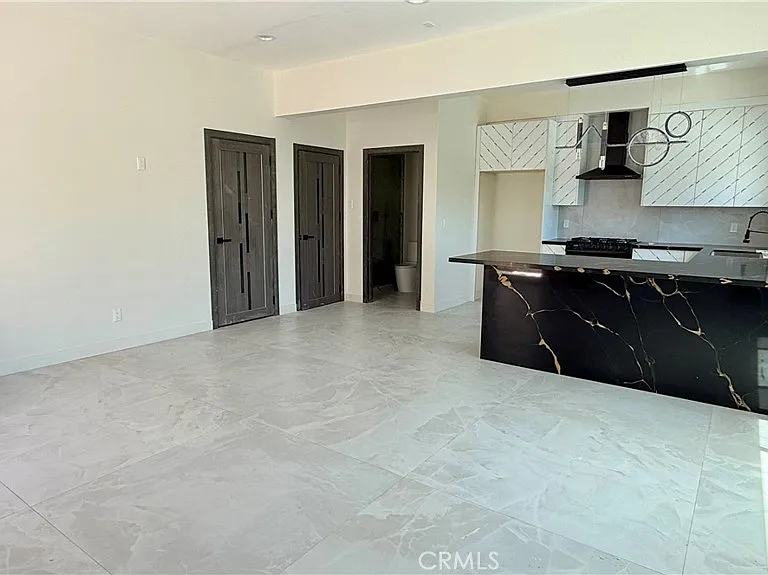 16015 Acre St — Photo 3