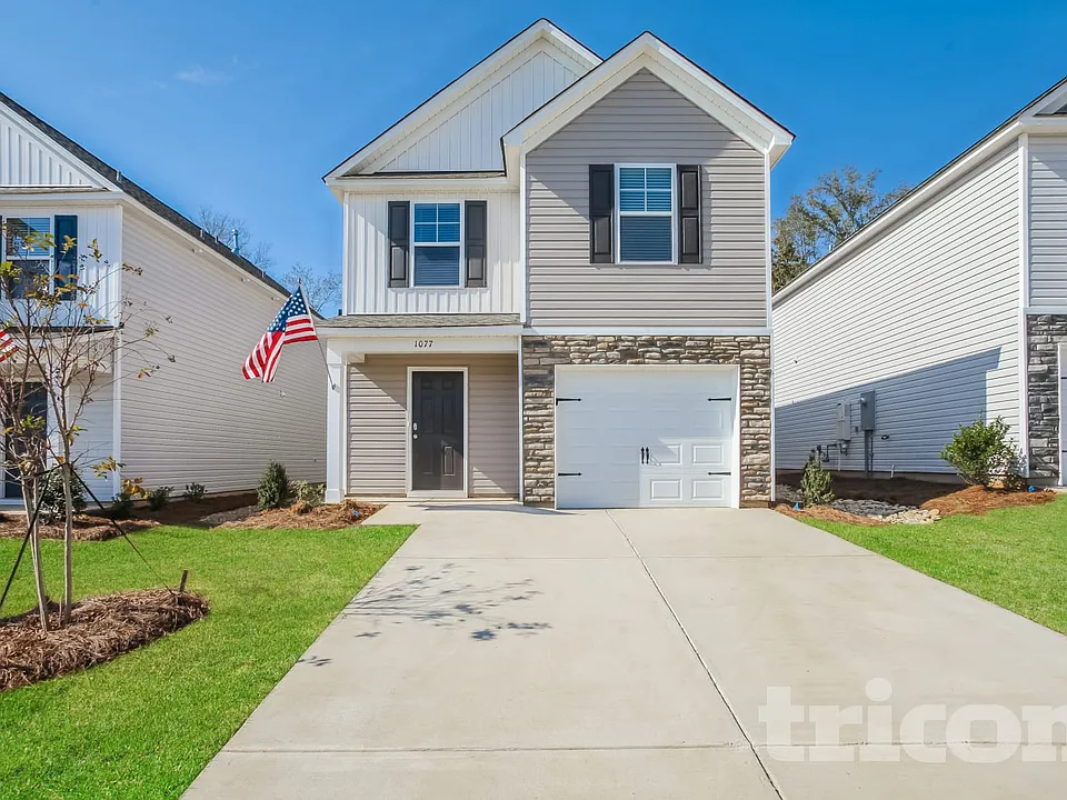 1077 Crescent Moon Loop Rd