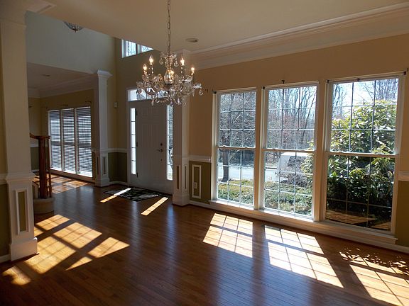 5th image of 15160 Windy Hollow Cir