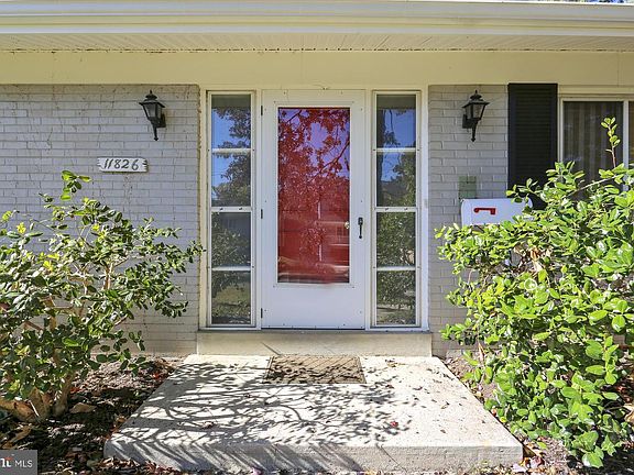 3rd image of 11826 Charen Ln