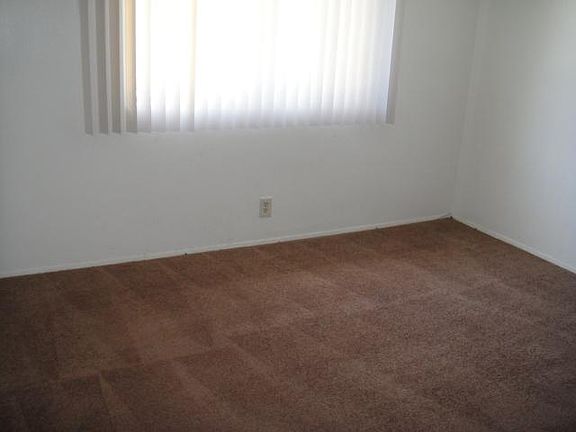 5th image of 1924 Mayflower Pl APT 4
