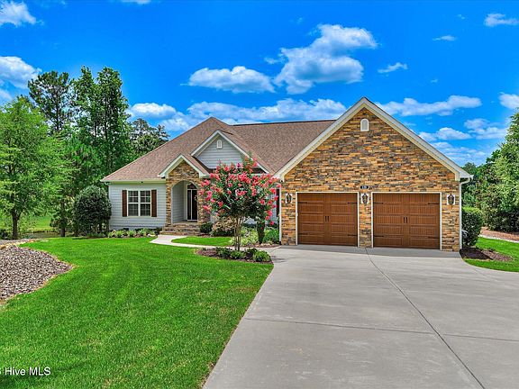 3rd image of 139 Laurens Drive