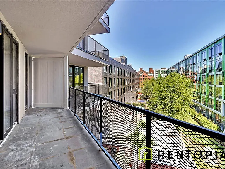 5 Withers St #6D — Photo 1