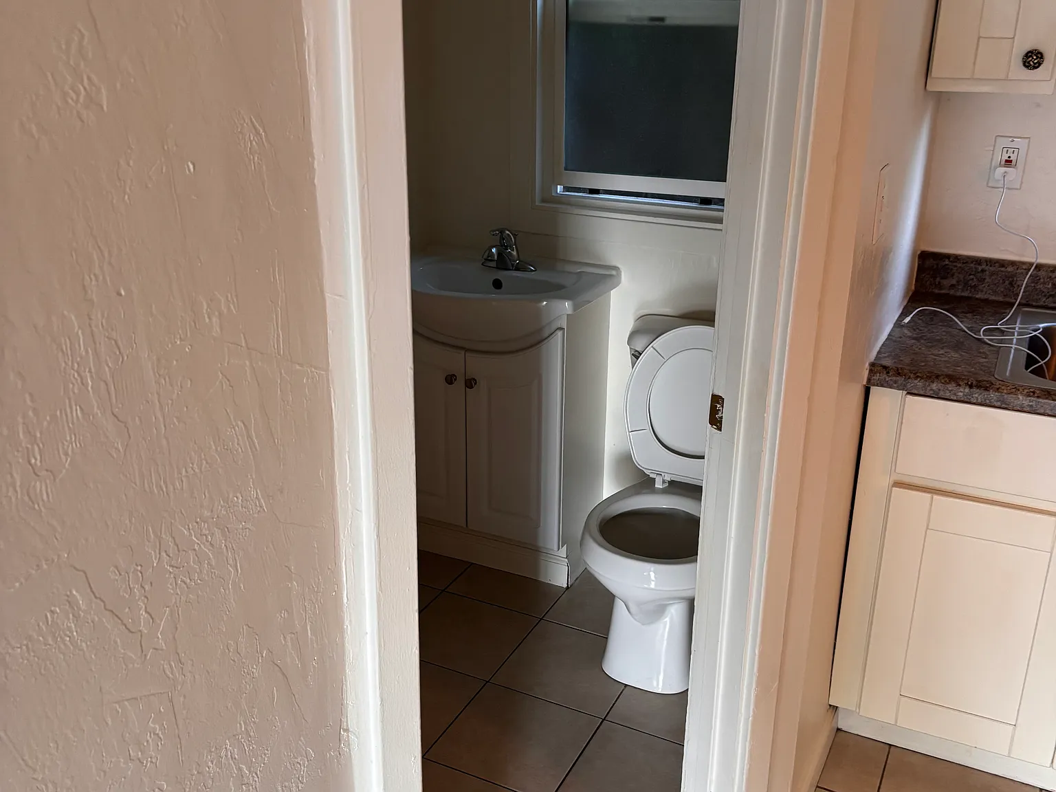 1 bed, 550 sqft, $2,200 — Photo 3