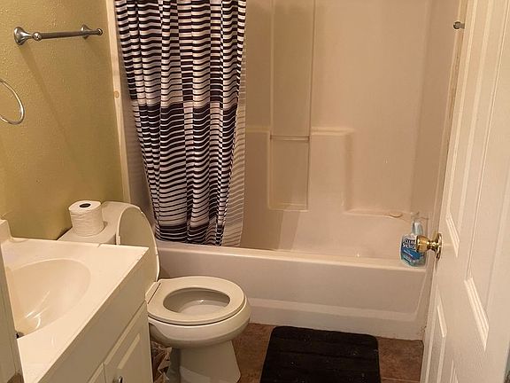 2nd image of 305 E Pine St #B