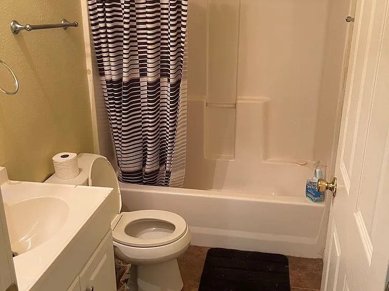 305 E Pine St #B — Photo 2