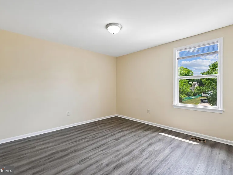 8805 Bolero Ct — Photo 39