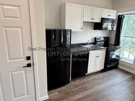 5th image of 104 E Main St #203
