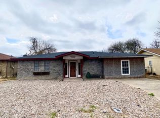 707 E 9th St, Del Rio, TX 78840