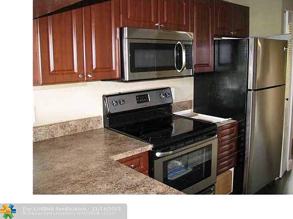 5th image of 1057 Coral Club Dr #1057