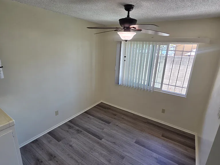 12520 Oxford Ave — Photo 14