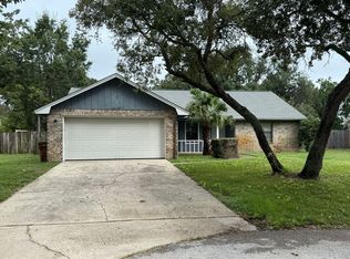 3872 Mariners Dr, Gulf Breeze, FL 32563