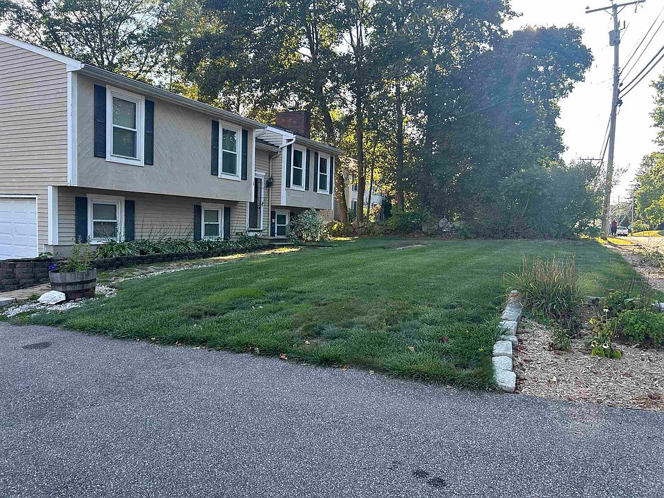 1st image of 1409 wellington Road