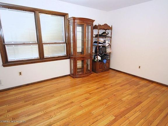 5th image of 483 Jefferson Blvd