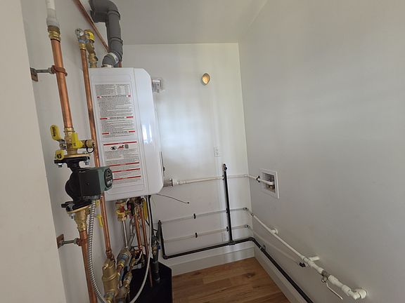 5th image of 8 Sheldon St Unit 2