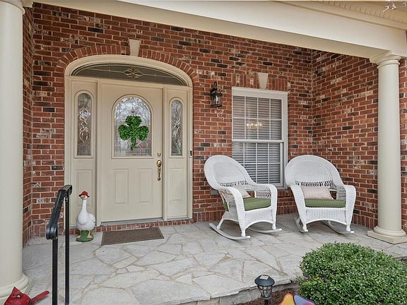 3rd image of 12303 Courtyard Lake Dr