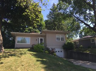 712 Old Gate Rd NW, Grand Rapids, MI 49504