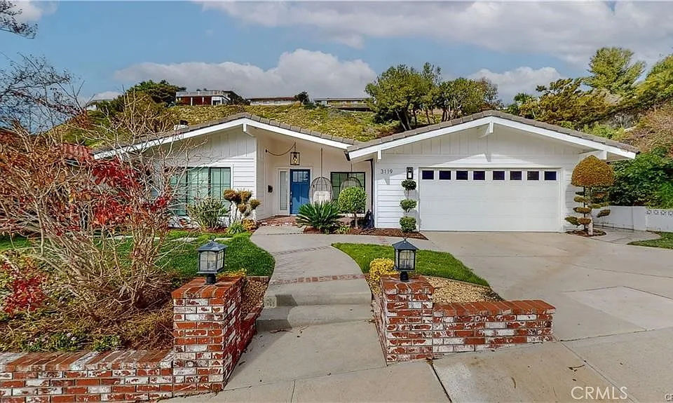 3119 Mesa Verde Dr