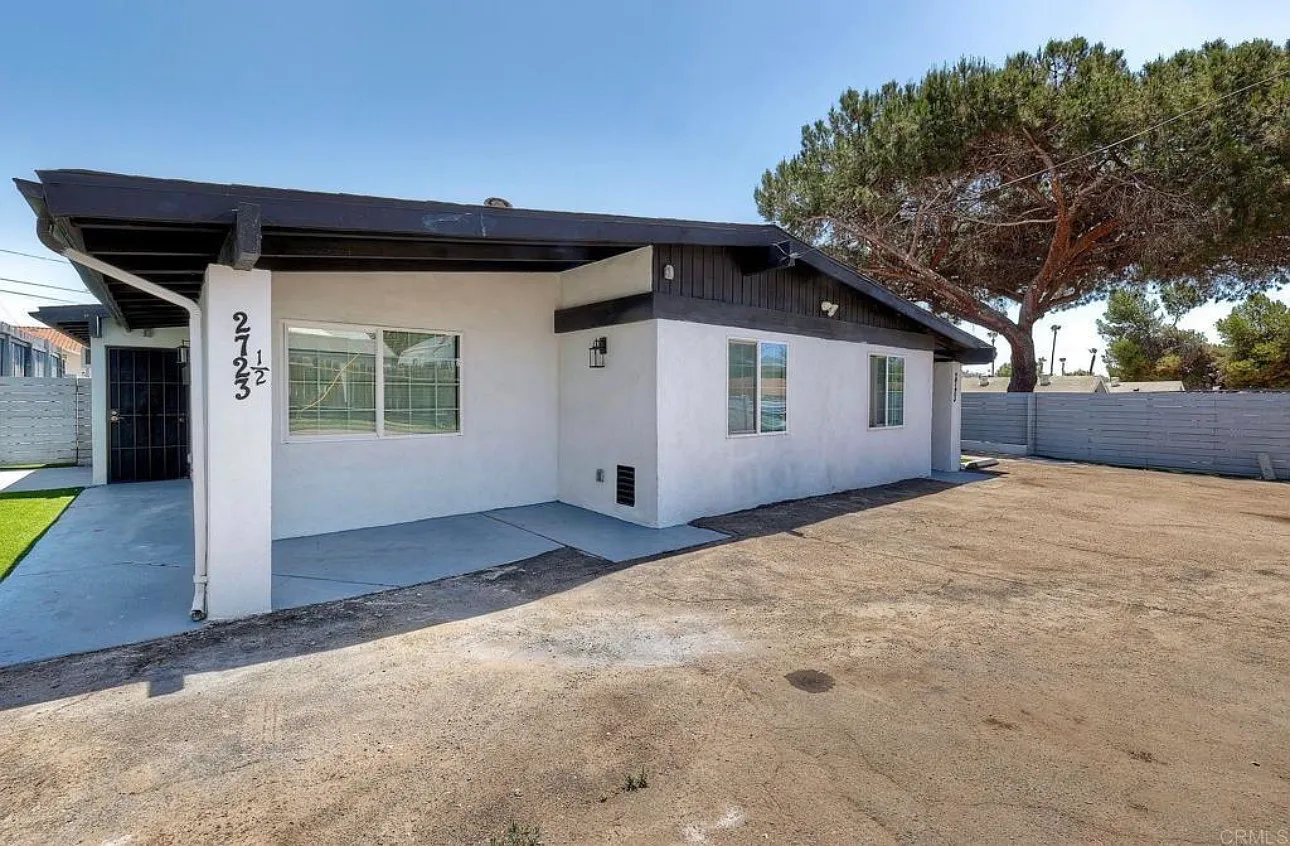 4 bed, 1100 sqft, $1,100 — Photo 2