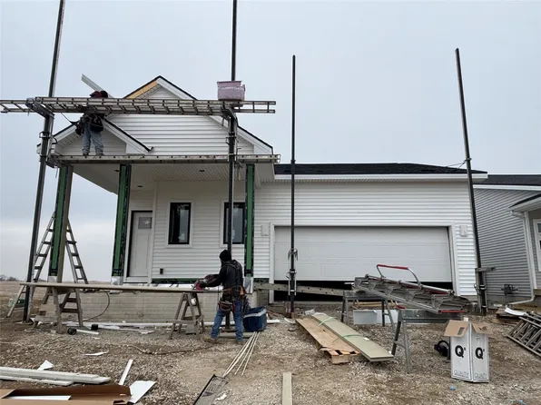 1823 Gordon Ct, Norwalk, IA 50211