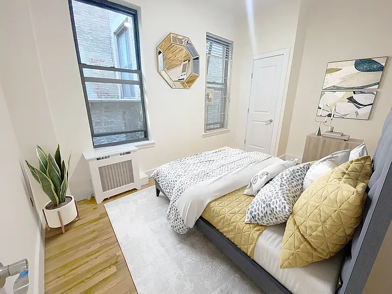 100 W 105th St #4 — Photo 3