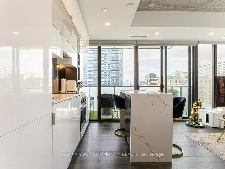 185 Roehampton Ave #1312 — Photo 7