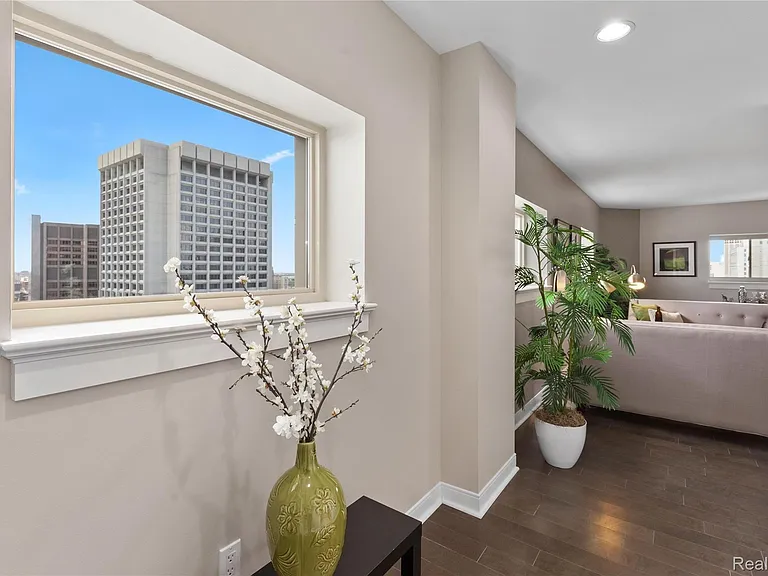 525 W Lafayette Blvd #21B — Photo 22