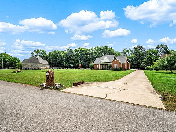 2nd image of 2212 Richard Garrett Dr
