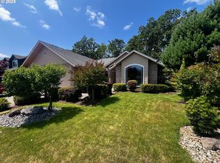 565 Barbary Pl, Gladstone, OR 97027