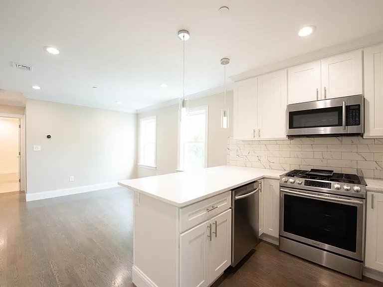 80 Cottage St #2 — Photo 3