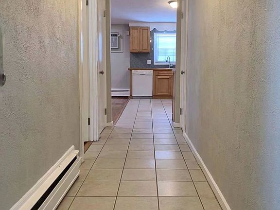 3rd image of 31 Smith St Unit 3