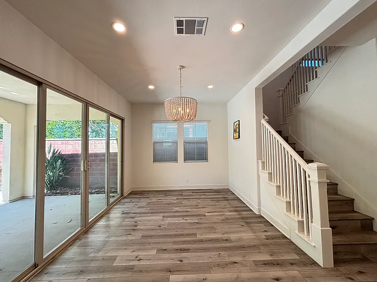 53 Molly Loop — Photo 9