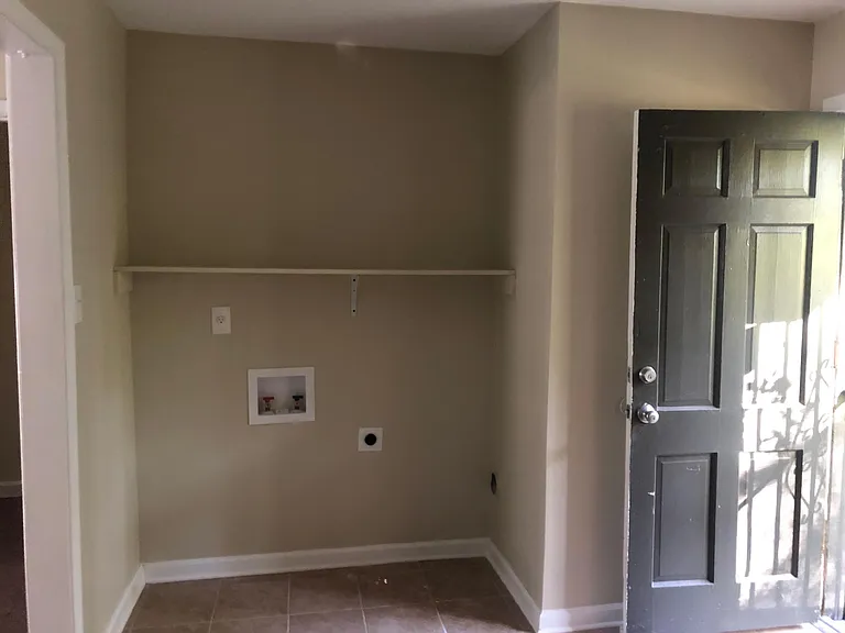 1423 Oberle Ave — Photo 16
