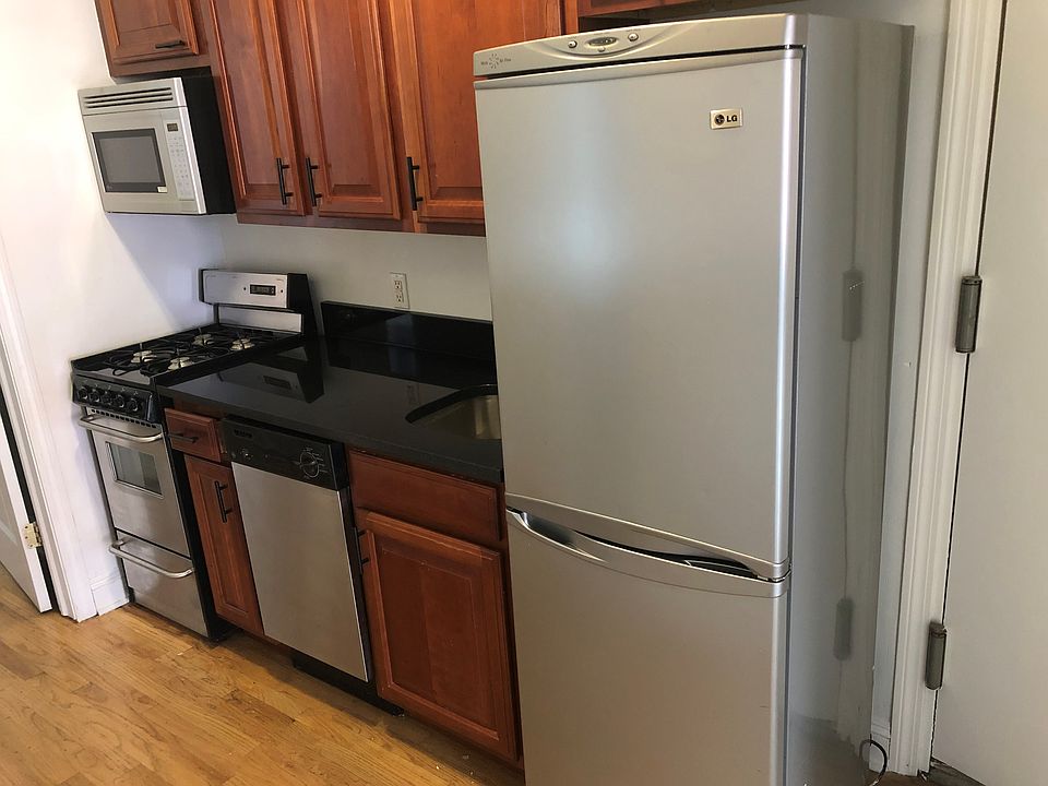 1st image of 208 W 104th St APT 4A