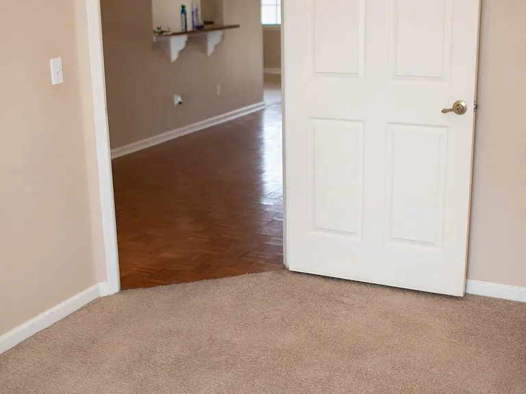 7175 Glendyne Dr N — Photo 21