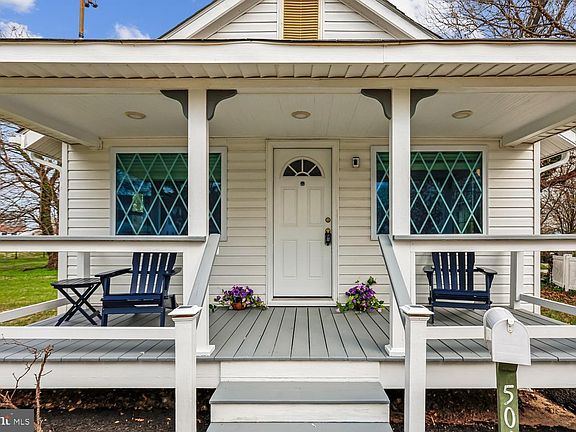 3rd image of 504 9th St