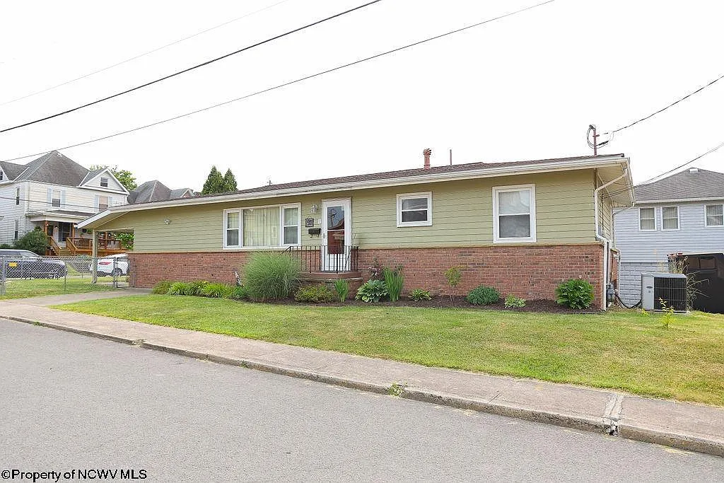 105 Dearborn St photo 1