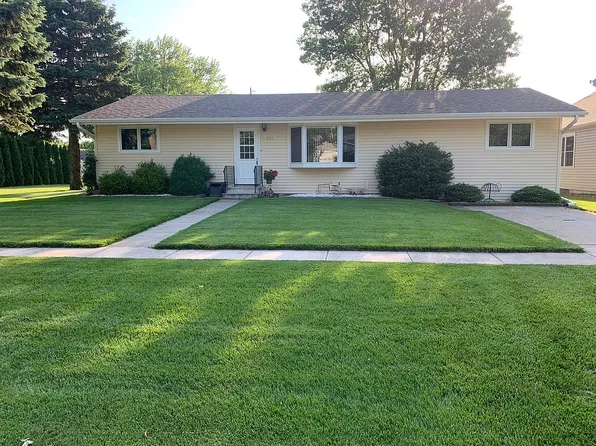 931 11th St, Henderson, NE 68371