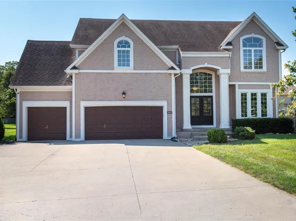5913 NE Coral Cir, Lees Summit, MO 64064