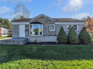 31243 Minton St, Livonia, MI 48150