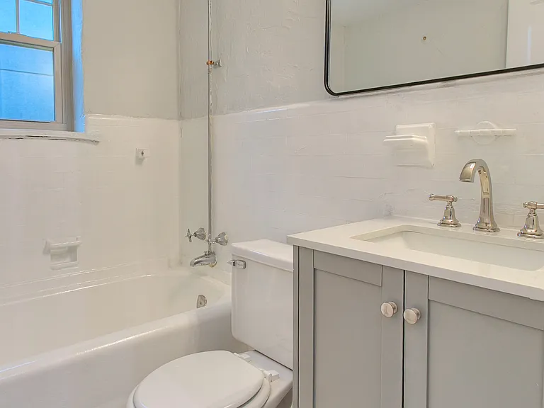 3900 Edwards Rd #1 — Photo 8