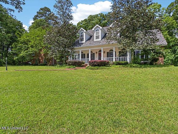 3rd image of 2039 Perrott Rd