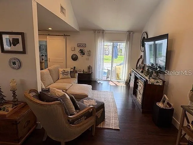 1830 Staunton Ave — Photo 5