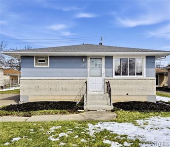 208 Poinciana Pkwy, Cheektowaga, NY, 14225