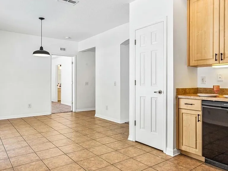 16013 Stags Leap Dr — Photo 10