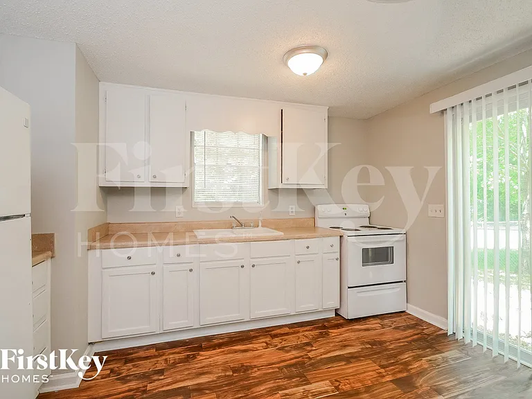 2536 Oak Leaf Ln — Photo 5