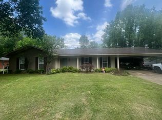 754 Hickory Dr, Grenada, MS 38901